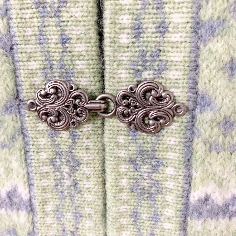 Vintage Carroll Reed Icelandic 100% Wool Cardigan Silver Toned Buckle Hardware